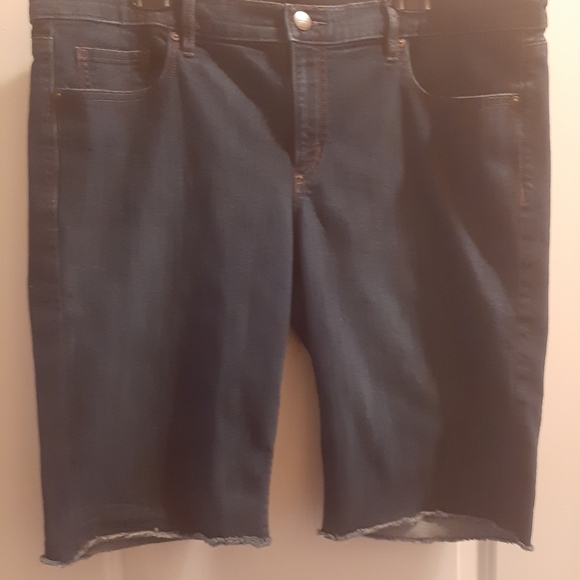 Bermuda denim short - Picture 5 of 6
